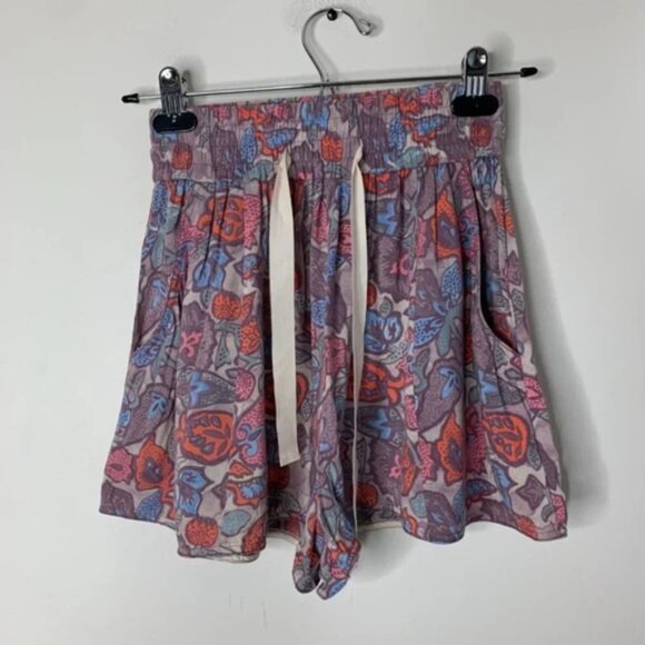 Aritzia Wilfred Shorts Print Pattern High Rise Flowy Purple y2k 2000s Size XS - Picture 4 of 10
